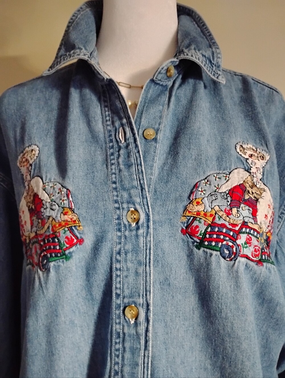Let's Quizz Again NY Vintage 90's Blue Denim  Shirt Embroidered Cats Size Small